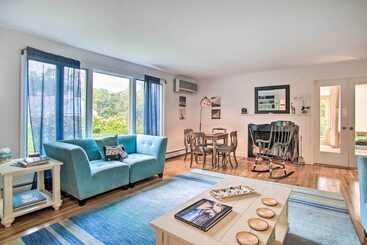 Falmouth Retreat W/ Sunroom   Walk To Beaches