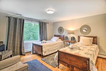 Falmouth Retreat W/ Sunroom   Walk To Beaches