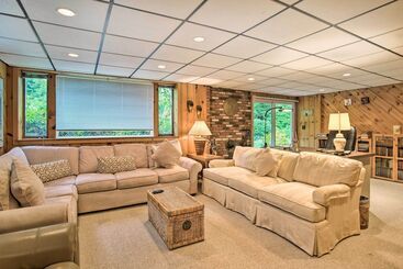 Falmouth Retreat W/ Sunroom   Walk To Beaches