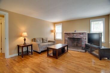 Family Friendly Falmouth Home < 1 Mi To Beach!