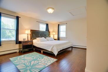 Family Friendly Falmouth Home < 1 Mi To Beach!