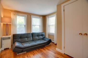 Family Friendly Falmouth Home < 1 Mi To Beach!
