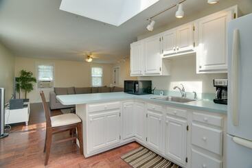 Family Friendly Falmouth Home < 1 Mi To Beach!