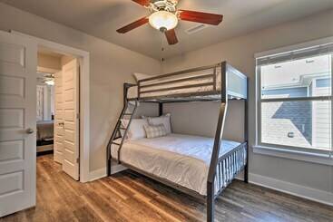 Fayetteville House: Pool Access & Gas Grill!