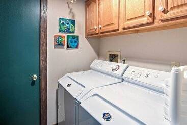 Walk To Main St Frisco: Home W/ Hot Tub + Deck!