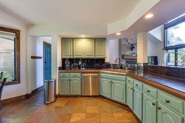 Walk To Main St Frisco: Home W/ Hot Tub + Deck!