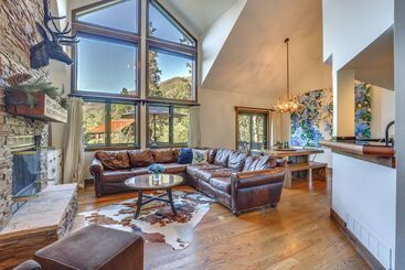 Walk To Main St Frisco: Home W/ Hot Tub + Deck!