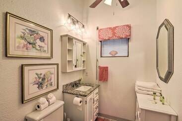 Galveston Beachfront House W/ Deck & Ocean Views!