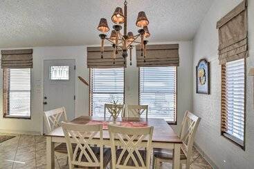Galveston Beachfront House W/ Deck & Ocean Views!