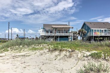 Galveston Beachfront House W/ Deck & Ocean Views!