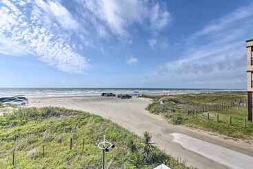 Galveston Beachfront House W/ Deck & Ocean Views!