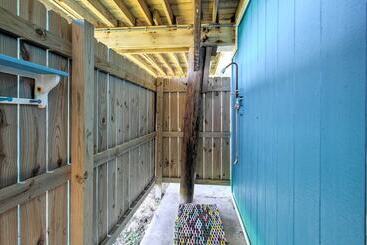 Galveston Beachfront House W/ Deck & Ocean Views!