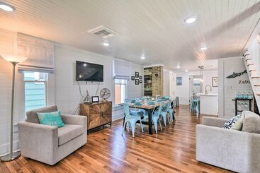 Walk To The Strand: Historic Galveston Home!