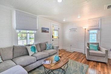 Walk To The Strand: Historic Galveston Home!