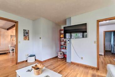Walk To Beach & Main Street: Hyannis Cottage