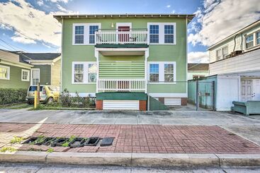 Walk To Beach: Galveston Home W/ Grill Near Pier!