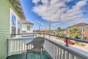 Walk To Beach: Galveston Home W/ Grill Near Pier!