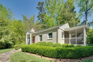 Le Canard Cottage W/ Porch: 7 Mi To The Biltmore