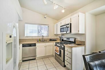 North Las Vegas Home W/ Yard, 7 Mi To Dtwn!