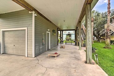 < 1 Mi To Beach: Salty Dog House In Galveston!