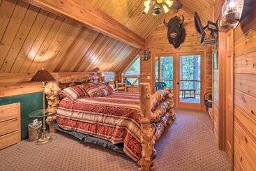 Dom wiejski Secluded Leavenworth Cabin On Chiwawa River!