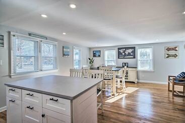 Spacious East Falmouth House   Walk To Great Pond!