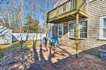 Spacious East Falmouth House   Walk To Great Pond!