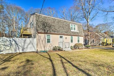 Spacious East Falmouth House   Walk To Great Pond!