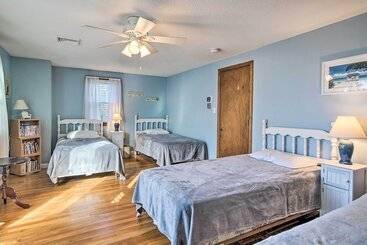 Spacious East Falmouth House   Walk To Great Pond!