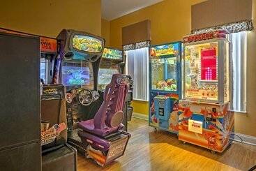 Spacious Kissimmee Family Home W/ Game Room & Pool