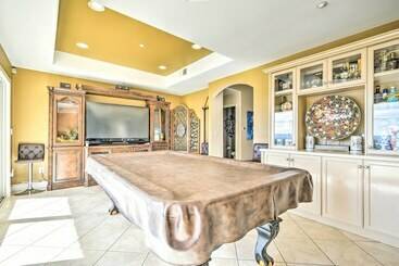 Spacious Villa W/ Great Views & Heated Spa!
