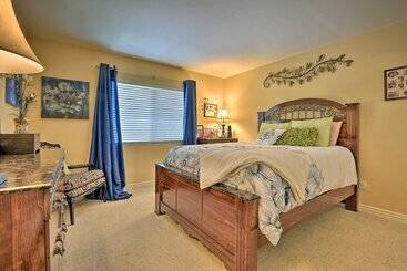 Spacious Villa W/ Great Views & Heated Spa!