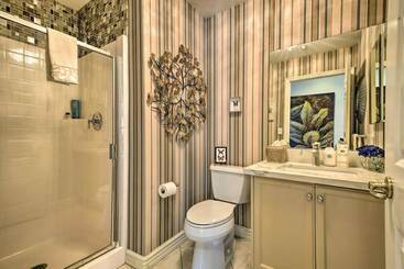 Spacious Villa W/ Great Views & Heated Spa!