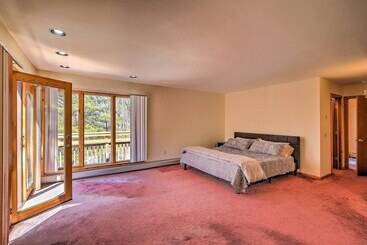 Wilmington Home W/ Game Room & Scenic Deck!