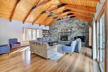 Wilmington Home W/ Game Room & Scenic Deck!