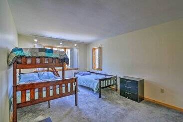 Wilmington Home W/ Game Room & Scenic Deck!