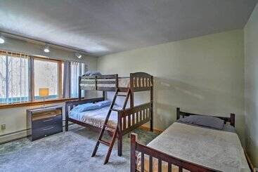 Wilmington Home W/ Game Room & Scenic Deck!
