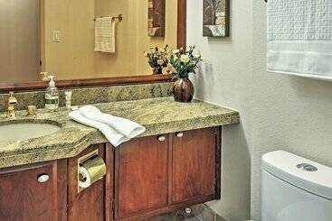 Stunning Home W/ Private Oasis 1 ½ Mile To Strip