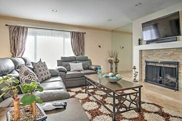 Stunning Home W/ Private Oasis  1 ½ Mile To Strip