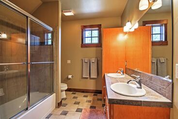Tabernash Retreat W/ Hot Tub & Stunning Mtn Views!