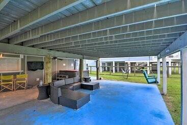 Updated Beach House W/ Private Beach + Hot Tub!