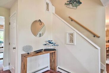 Updated Falmouth Family Home ~ 2 Mi To Beach!