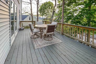 Updated Falmouth Family Home ~ 2 Mi To Beach!