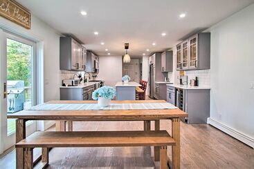 Updated Falmouth Family Home ~ 2 Mi To Beach!