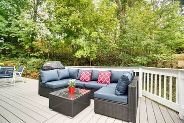 Updated Hyannis Home < 2 Mi To Beach & Golf!