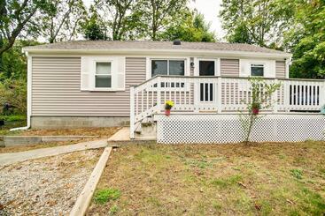 Updated Hyannis Home < 2 Mi To Beach & Golf!