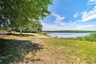 Updated Yarmouth Escape Near Swan Pond + Beaches!
