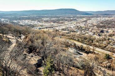 Upscale Chattanooga Home On Missionary Ridge!