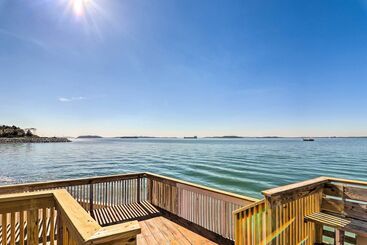 Waterfront Retreat W/ Deck ~ 7 Mi To Boston!