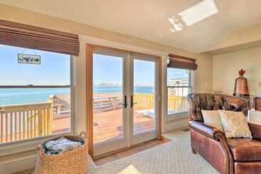 Waterfront Retreat W/ Deck ~ 7 Mi To Boston!